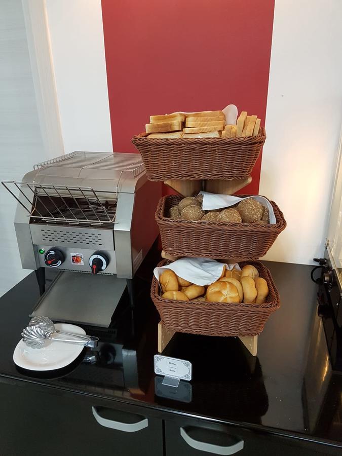Best Western Plus Briston 奥托佩尼 外观 照片