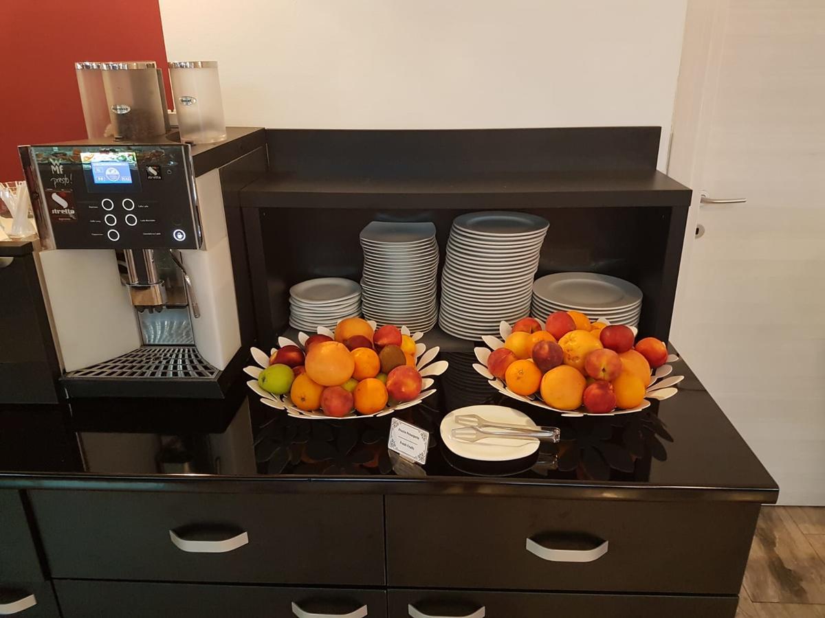 Best Western Plus Briston 奥托佩尼 外观 照片